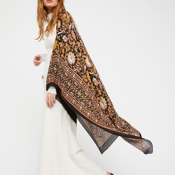 Free People Other - Free People magic dance border print kimono